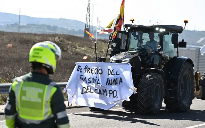 500 Tractors Head to Madrid as Farmers Target Trade Deal with Morocco
