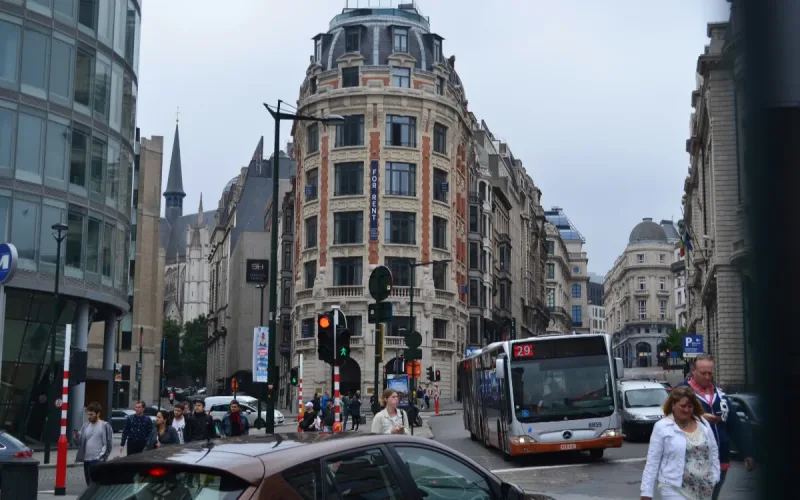 Belgium Plans 90-Day Deadline for EU Blue Card Applications to Attract Moroccan Graduates