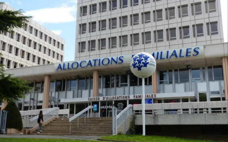 CAF Seeks €6,330 From Woman Who Claimed She Was Divorced While Her Husband Lived in Morocco