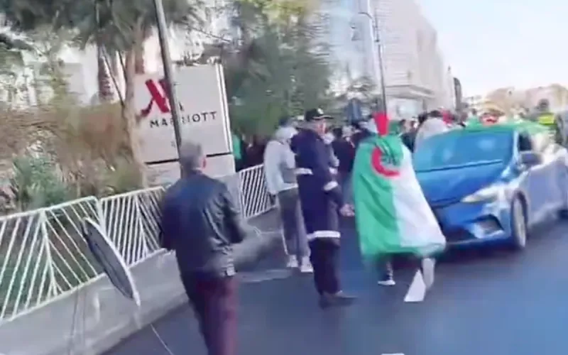 CAN 2025: Chaotic scenes outside the Fennecs' hotel, comfortable victory on the pitch