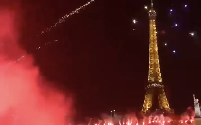 Crazy atmosphere in Paris: Wydad supporters put the 16th arrondissement to the rhythm of Morocco
