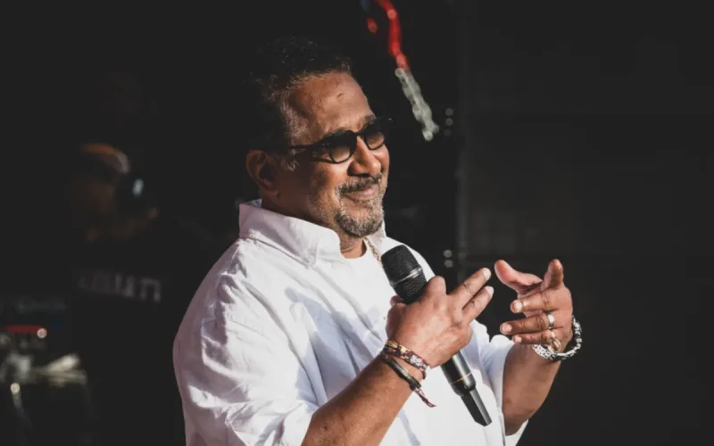 During a Concert in Rabat, Cheb Khaled Sends a Message to Mohammed VI