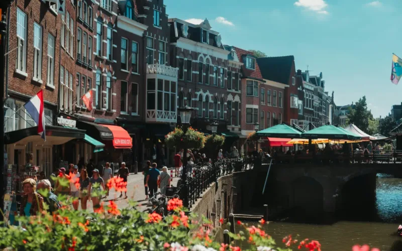 Dutch Court Upholds Detention as Man’s Claimed Nationality Shifts from Moroccan to Algerian