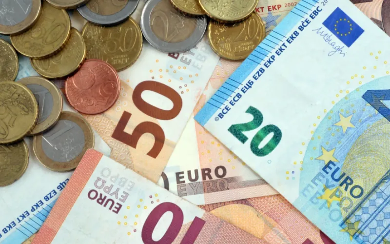 Euro Falls Against Dirham: MRE Exchange Rates Drop