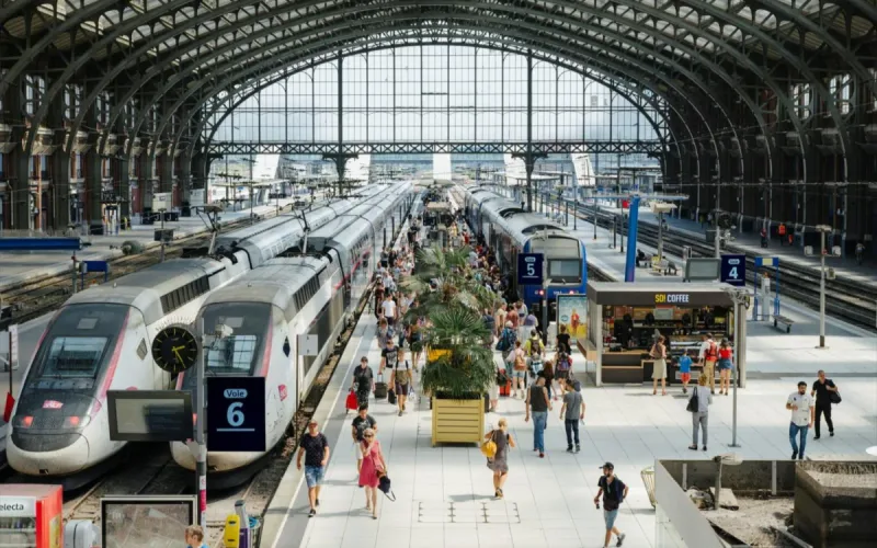 France Orders Moroccan Student With SNCF Apprenticeship to Leave — Court Overturns Decision