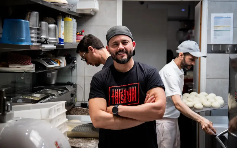 He Left Banking to Sell Halal Sandwiches. Now Customers Come from London