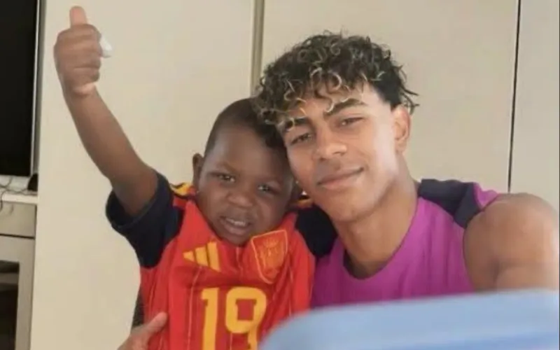 Lamine Yamal's Brother Steals Spotlight in Stadium Moments