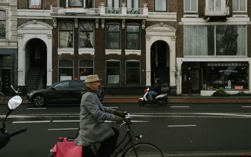 More than half of Moroccan-born seniors in the Netherlands struggle with mobility, sight or hearing
