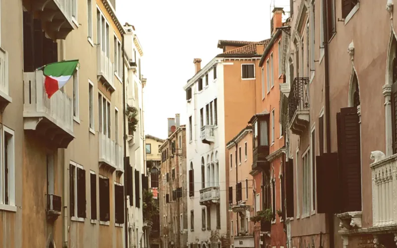 Moroccan, 80, acquitted over €15,000 in benefits received during trips home