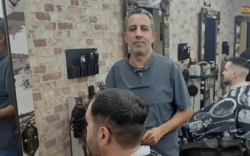 Moroccan Barber’s €20 Haircuts Draw Queues in Southern France