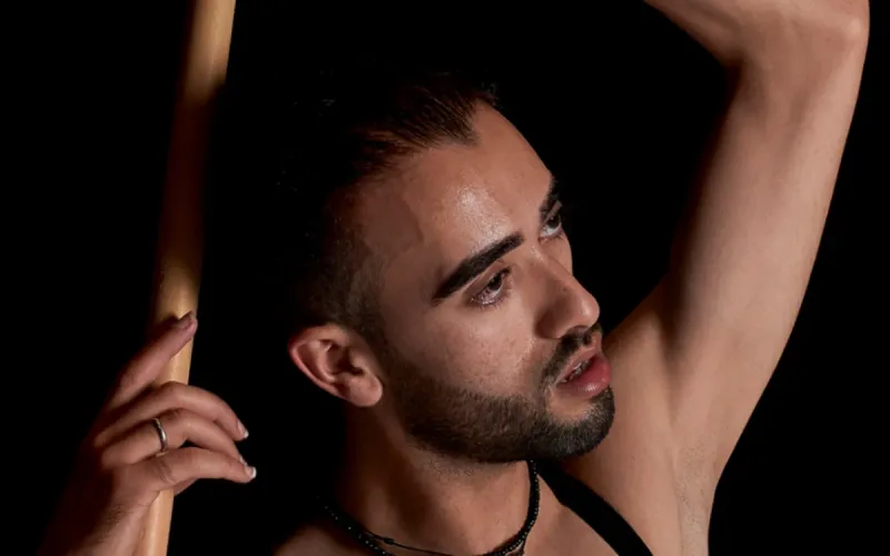 Moroccan Dancer with Just 4% of His Vision Wins Acclaim on Dutch Stages