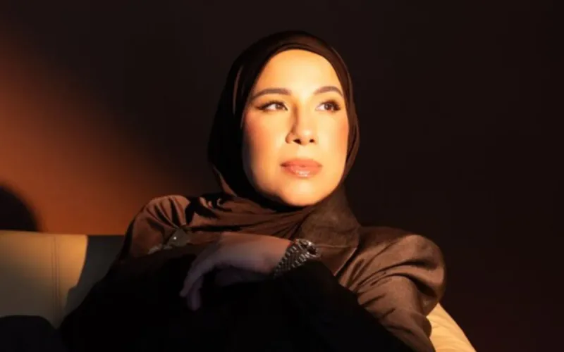 Moroccan-Dutch entrepreneur helps workers overcome language barriers in the Netherlands