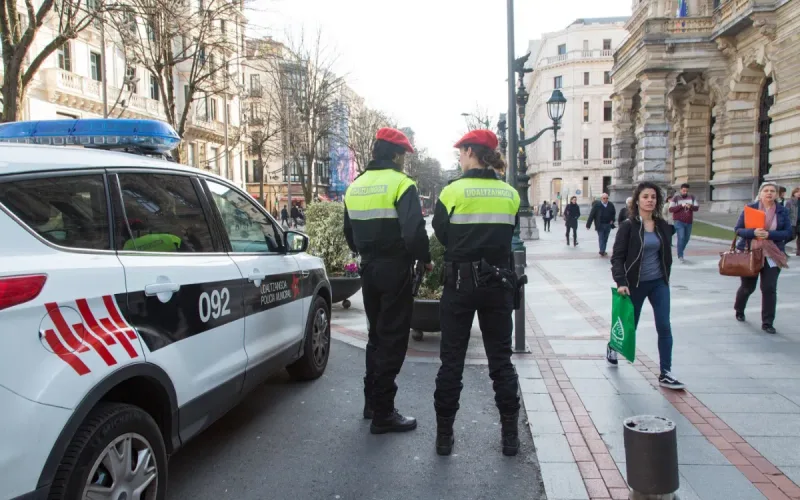A Moroccan professor abandons his children in Spain for their "future