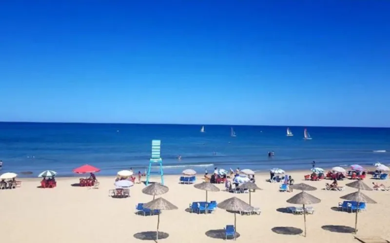 Morocco beach crackdown illegal vendors 700 dirhams
