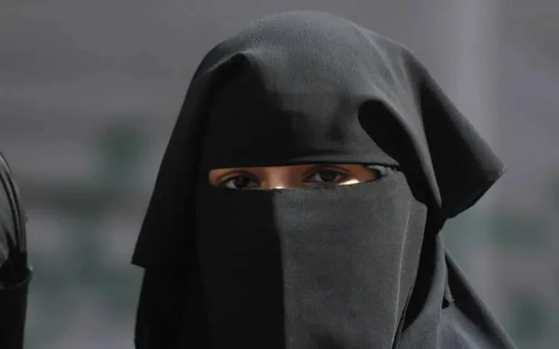 Morocco: a high school student banned from class because of the niqab, the minister intervenes