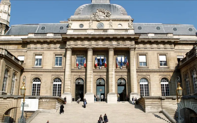 Paris Appeals Court Overturns Deportation Order for Moroccan Worker Who Cares for an Elderly Woman