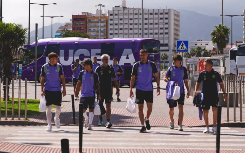 Players hear cries beneath their bus: a 17-year-old Moroccan had been hiding there since Sebta