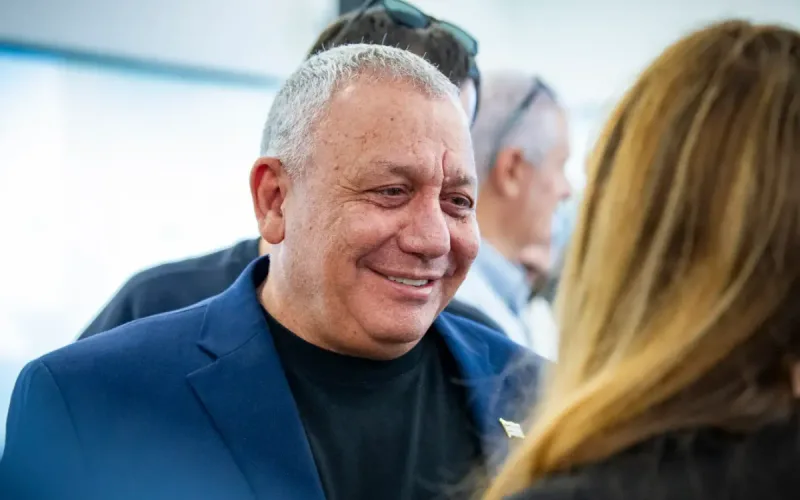 Son of Moroccan immigrants, Gadi Eisenkot attacks Benjamin Netanyahu where it hurts