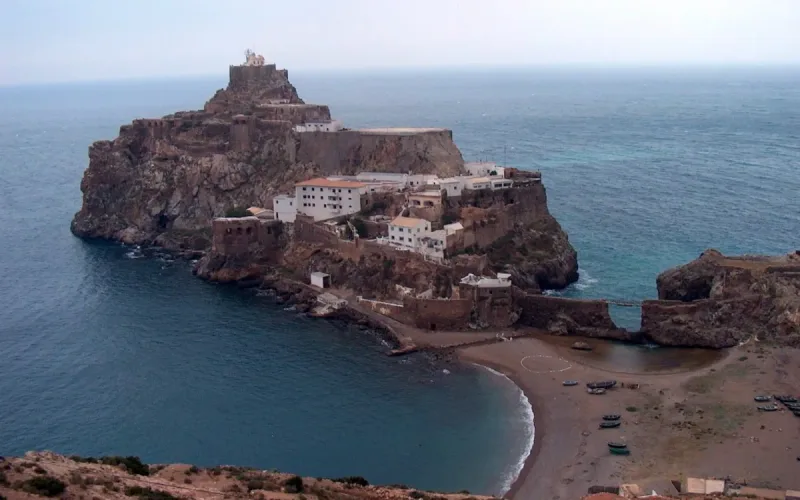Spain awards contract to maintain military sites just 700 metres from Morocco