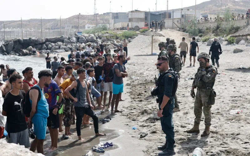 Spanish Soldiers in Ceuta Laugh About Beating Moroccan Migrants
