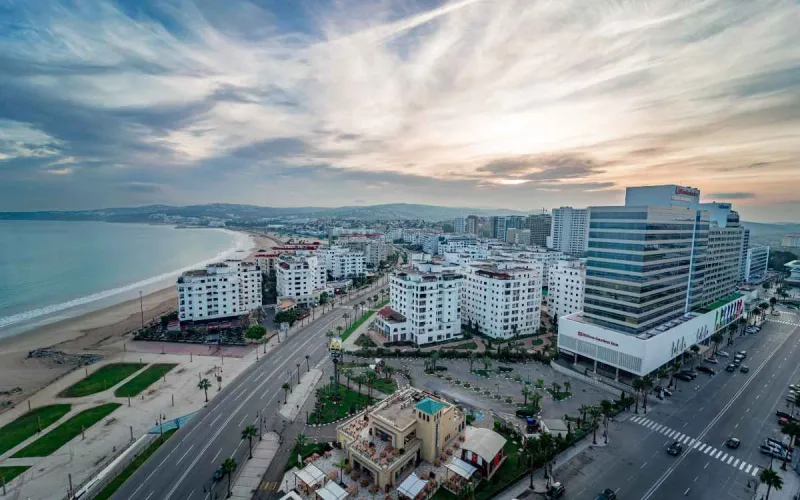 Tangier: cafes and businesses ordered to clear the sidewalks