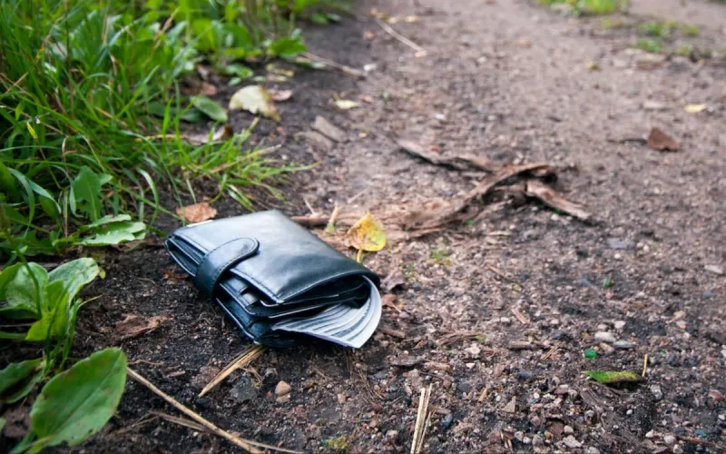 Unemployed Moroccan Returns Lost Wallet, Asks for a Job Instead of a Reward