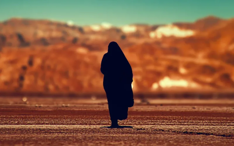 Widow in Morocco Finds Comfort in Small Gestures After Husband’s Death