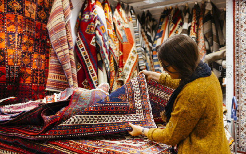 American Tourist Scammed in $80,000 Carpet Purchase in Fez, Morocco