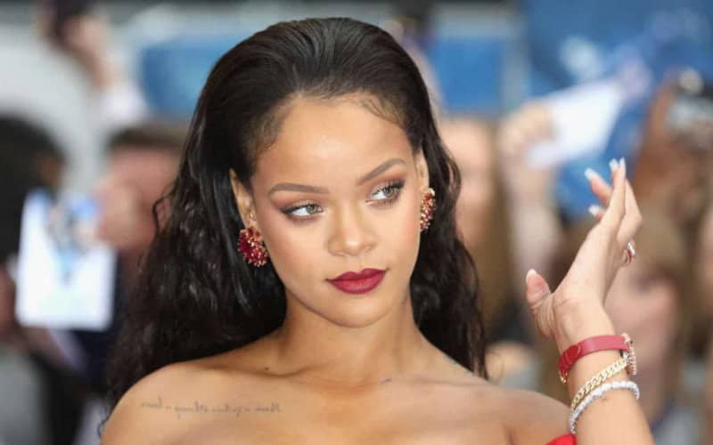 Rihanna Apologizes for Islamic Hadith Sample in Lingerie Show Music