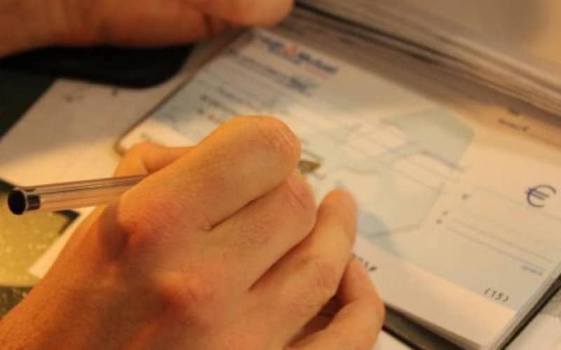 Morocco Revises Penalties for Bounced Checks: New Bill Enters Parliament