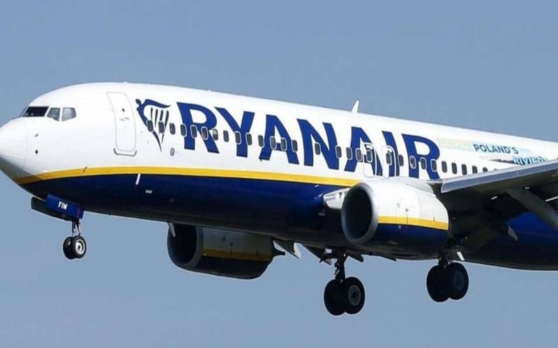 Arrest Warrant Issued for Man Who Threatened Ryanair Flight Attendant