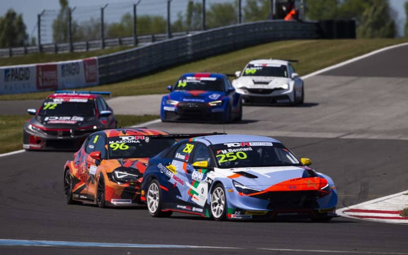 Moroccan Driver Bennani Edges Out Champion Azcona in Thrilling TCR Europe Victory