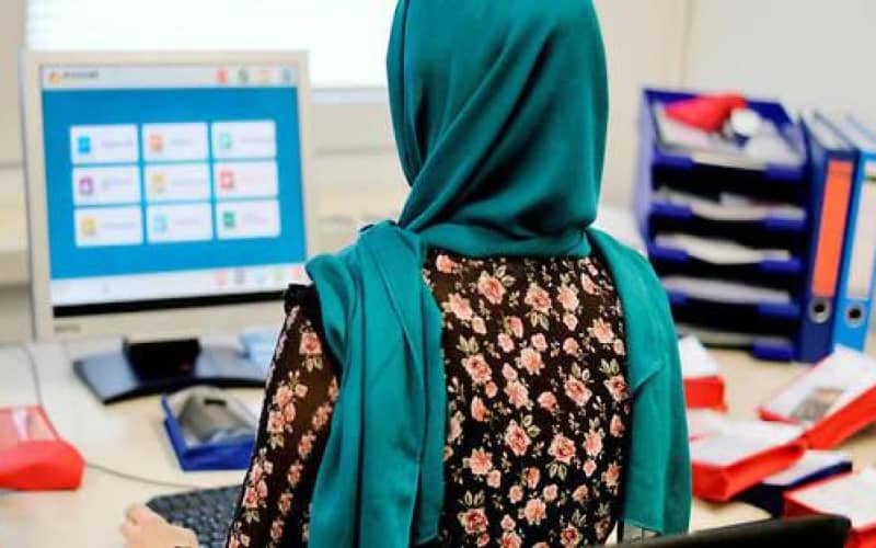 Brussels Transit Authority Accepts Court Ruling on Headscarf Ban, Pledges Policy Review