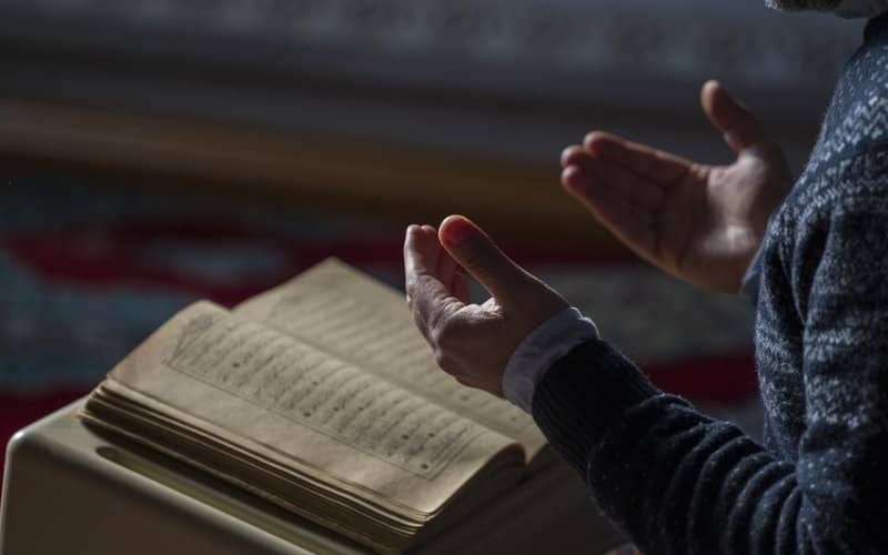French Lawmakers Propose Mandatory Islam Charter for Mosques, Threatening Closures