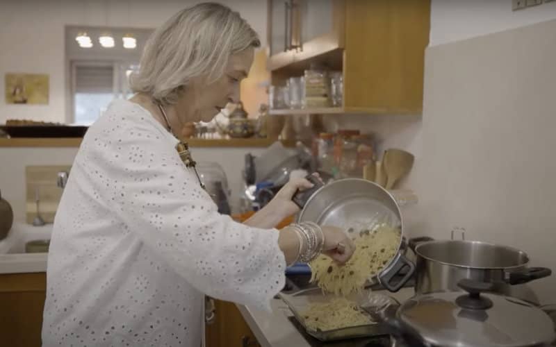 Israeli Teacher Bridges Cultures Through Moroccan Cuisine and Arabic Dialect