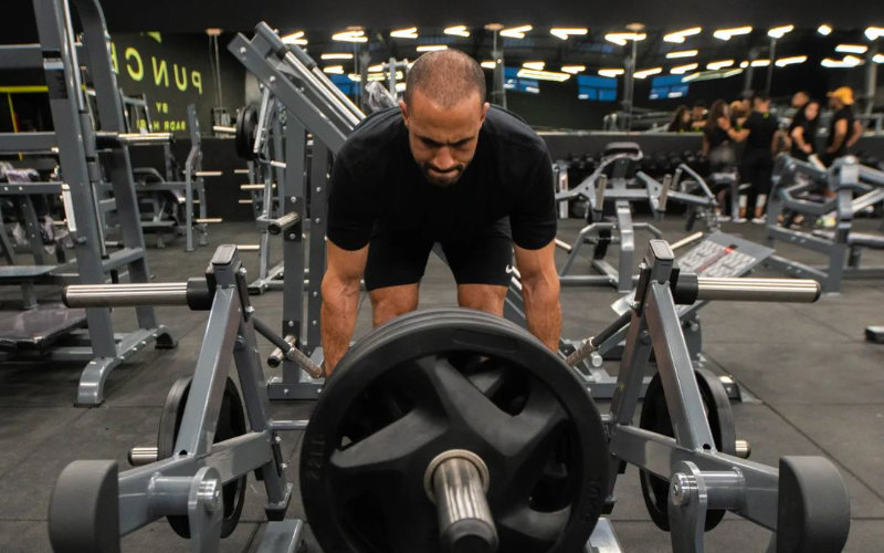 Badr Hari Returns to Face McSweeney in Glory 88 Kickboxing Showdown