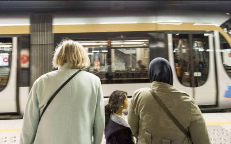 Brussels Public Transport Company Sued for Alleged Hijab Discrimination in Hiring