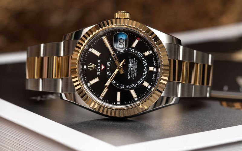Casablanca Lawyer Flees Country After Alleged $50,000 Rolex Theft