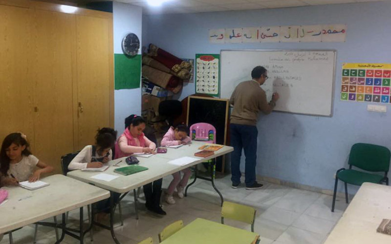 Catalonia's Arabic Language Boom: 1,800 Students Embrace Moroccan Culture in Groundbreaking Educational Program