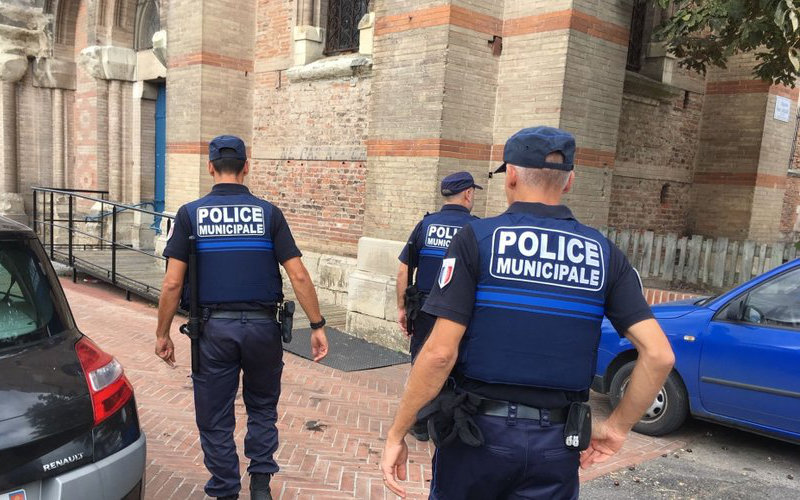Drunk Woman Assaults Police in Montauban, France; Eight Officers Injured
