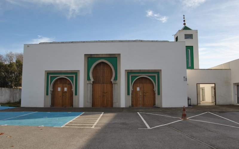 False Bomb Threat Prompts Evacuation of Bayonne Mosque, Police Investigation