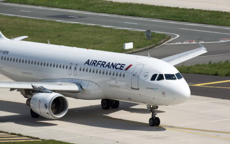 French Air Traffic Strike Threatens Chaos: Over 1 Million Travelers Face Flight Cancellations