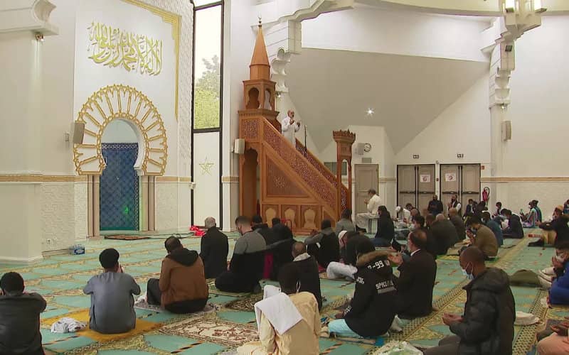 French Muslim Council Condemns 'Discriminatory' Closure of Mosque Bank Accounts