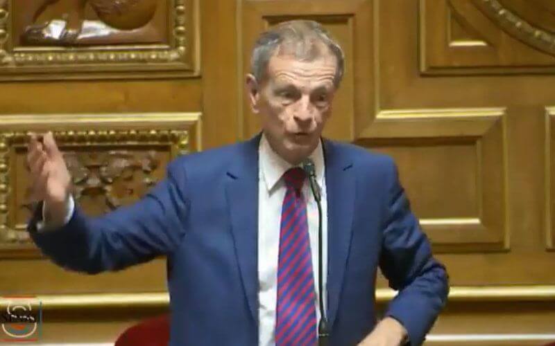 French Senator Escapes Sanction After Comparing Veiled Muslim Women to 'Halloween Witches'