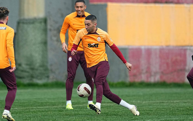 Galatasaray coach threatens Hakim Ziyech