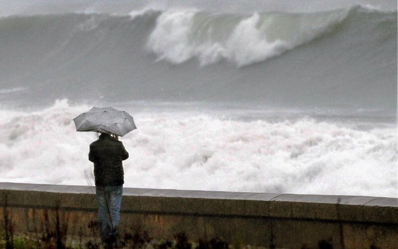 Giant Waves Up to 6.5 Meters to Hit Morocco's Atlantic Coast