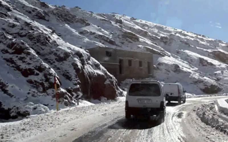 Heavy Snowfall Traps 7 Teachers in Morocco's Midelt Region, All Rescued