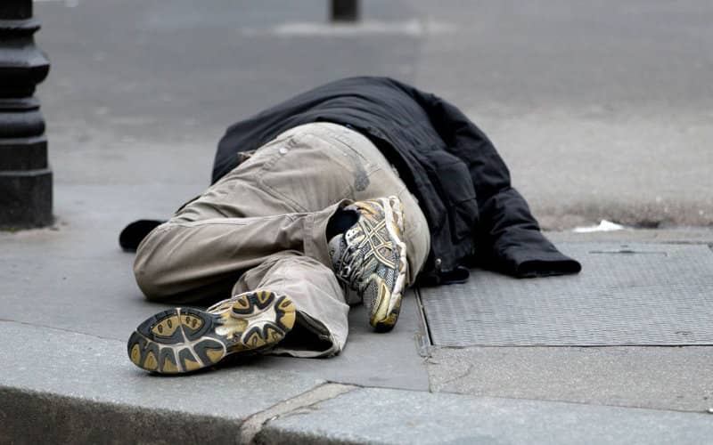Homeless Moroccan Man Found Dead in Central Paris Tent, Cause Unknown