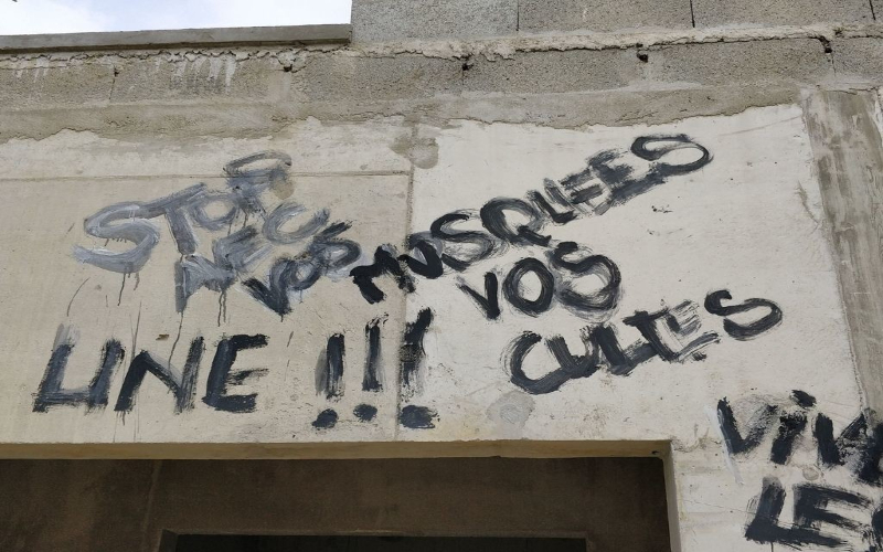 Islamophobic Graffiti Discovered at Mosque Construction Site Near Bordeaux