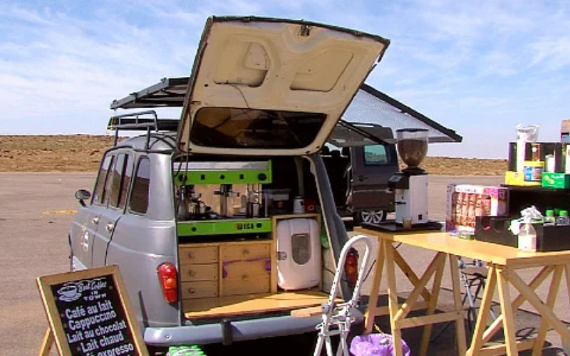 El Jadida Bans Mobile Cafes, Sparking Debate on Urban Street Vendors